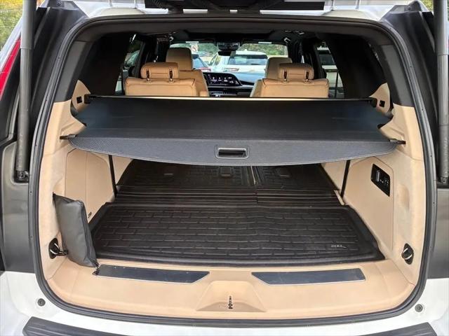 2023 Cadillac Escalade 4WD Premium Luxury