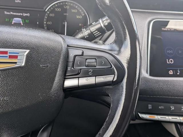 2021 Cadillac XT4 FWD Premium Luxury