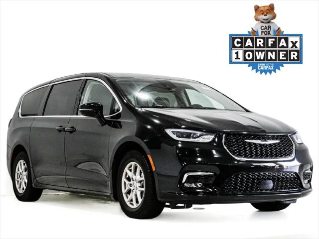2024 Chrysler Pacifica Touring L for sale in Lansing, IL