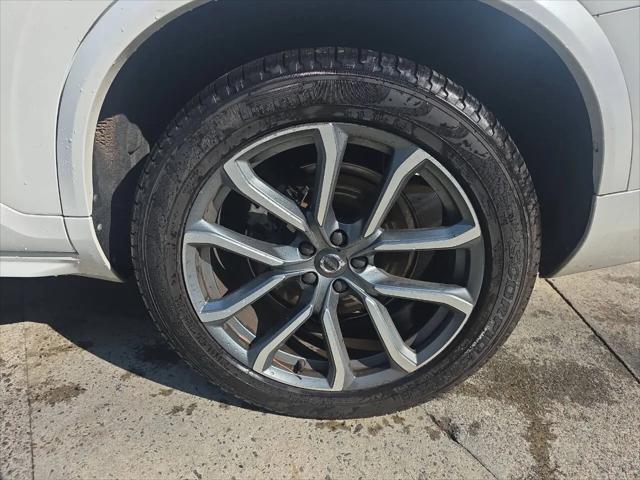 2017 Volvo XC90 T6 Momentum