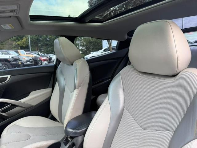 2012 Hyundai Veloster Base w/Gray