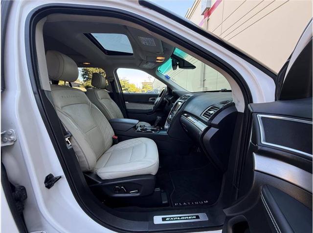2017 Ford Explorer Platinum
