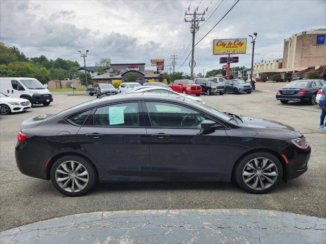 2016 Chrysler 200 S