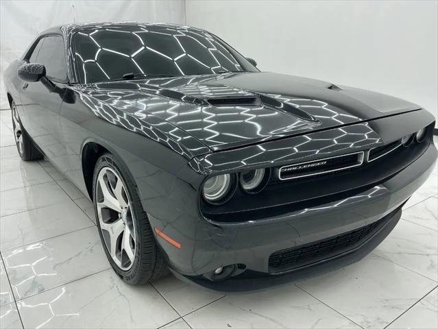 2016 Dodge Challenger SXT Plus