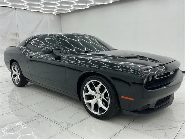 2016 Dodge Challenger SXT Plus