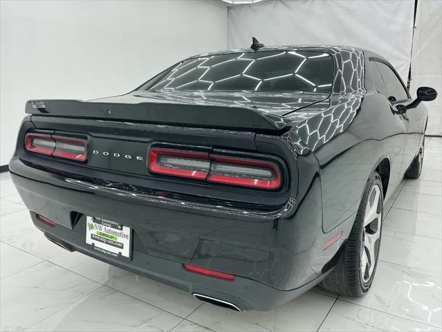 2016 Dodge Challenger SXT Plus