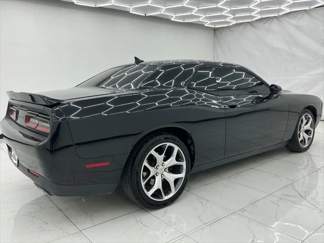 2016 Dodge Challenger SXT Plus