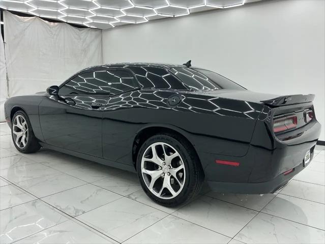 2016 Dodge Challenger SXT Plus