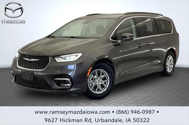 2021 Chrysler Pacifica Touring for sale in Urbandale, IA