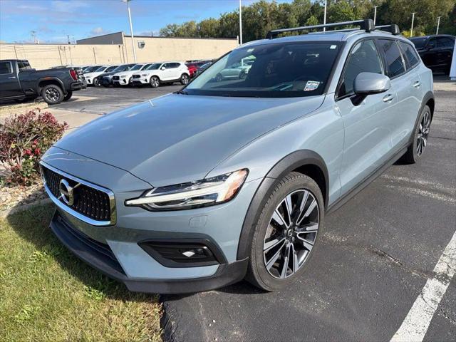 2022 Volvo V60 Cross Country T5 for sale in Willoughby, OH
