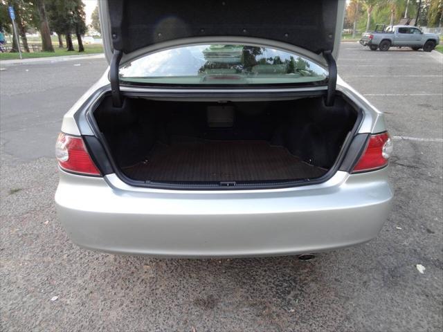 2004 Lexus ES 330 Base 4dr Sedan
