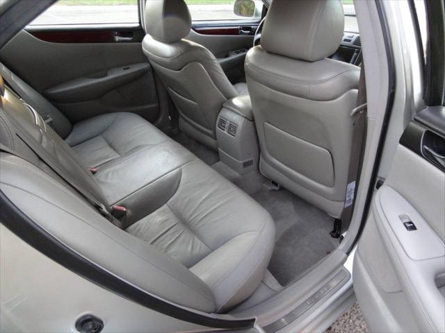 2004 Lexus ES 330 Base 4dr Sedan