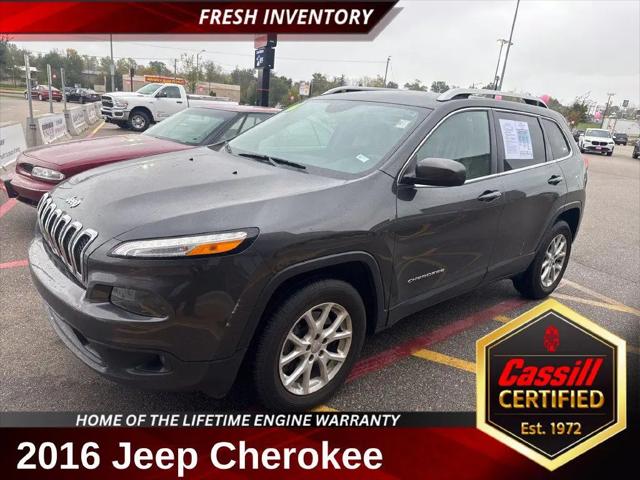 2016 Jeep Cherokee Latitude for sale in Cedar Rapids, IA