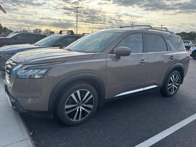 2023 Nissan Pathfinder Platinum 4WD for sale in Chippewa Falls, WI