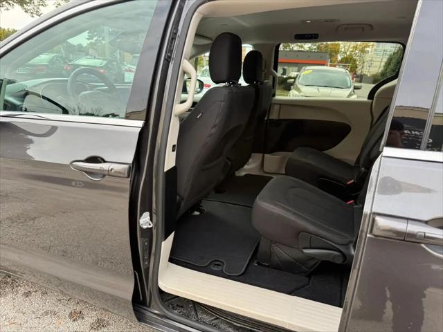 2017 Chrysler Pacifica Touring