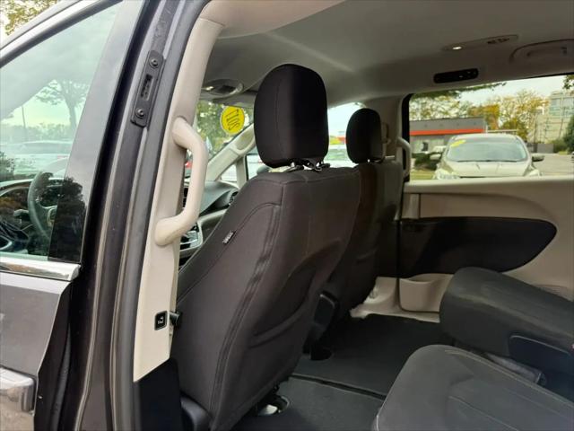 2017 Chrysler Pacifica Touring