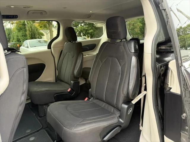 2017 Chrysler Pacifica Touring