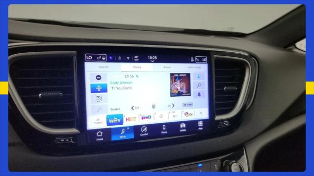 2025 Chrysler Pacifica Select