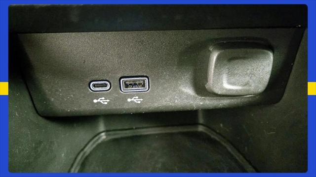 2025 Buick NV Preferred FWD