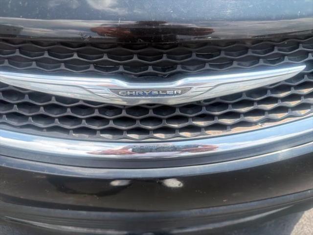 2017 Chrysler 200 Touring