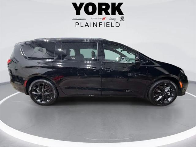 2024 Chrysler Pacifica Limited AWD