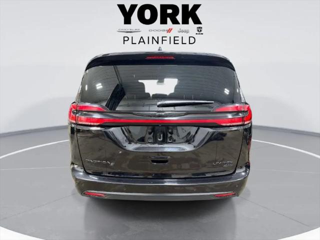 2024 Chrysler Pacifica Limited AWD