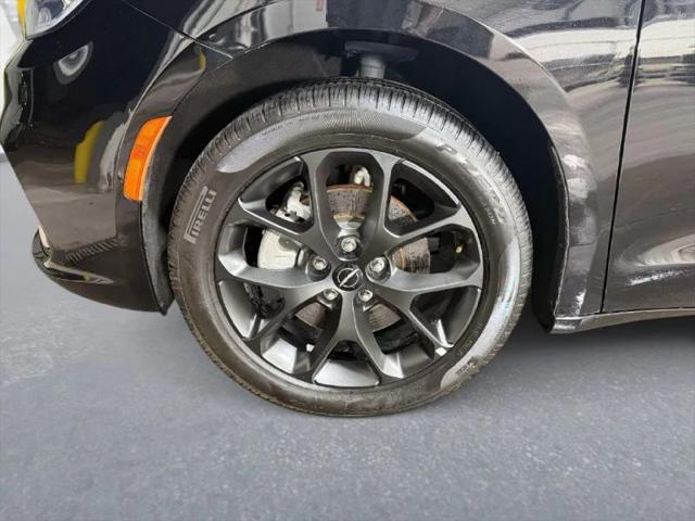 2024 Chrysler Pacifica Limited AWD