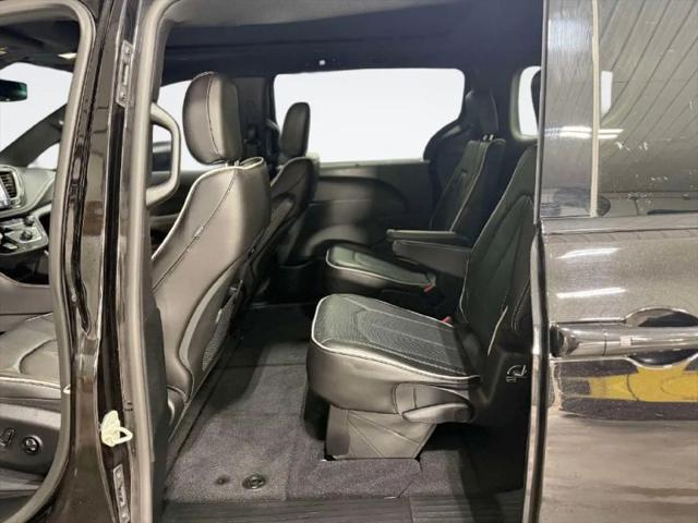 2024 Chrysler Pacifica Limited AWD