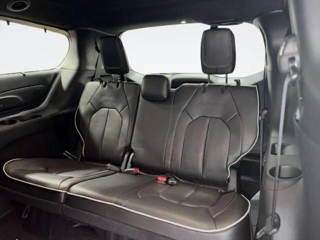 2024 Chrysler Pacifica Limited AWD