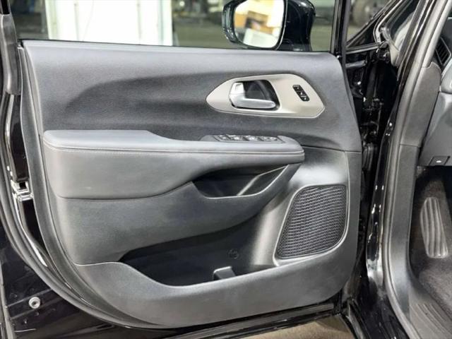 2024 Chrysler Pacifica Limited AWD