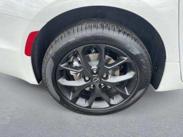2026 Chrysler Pacifica Limited AWD