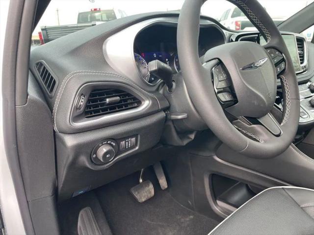 2026 Chrysler Pacifica Limited AWD
