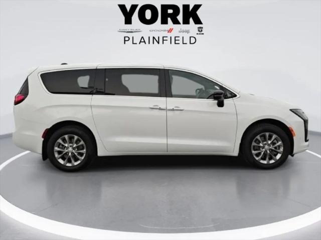 2027 Chrysler Pacifica Select AWD