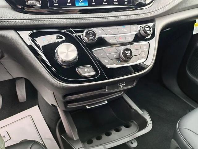 2027 Chrysler Pacifica Select AWD