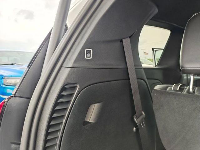 2027 Chrysler Pacifica Select AWD