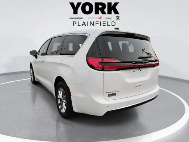 2027 Chrysler Pacifica Select AWD