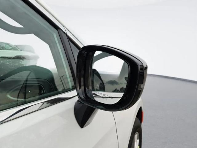 2027 Chrysler Pacifica Select AWD