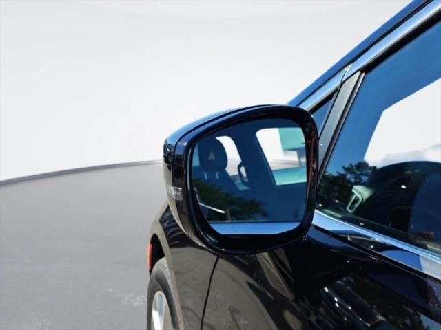 2027 Chrysler Pacifica Select AWD
