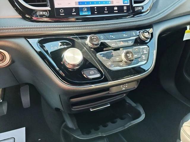 2027 Chrysler Pacifica Select AWD
