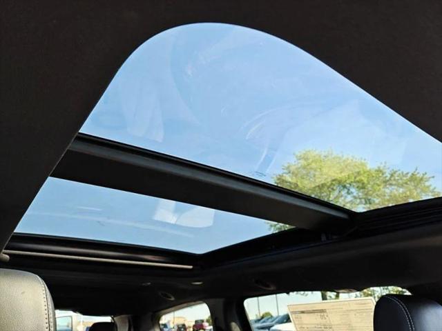 2027 Chrysler Pacifica Select AWD