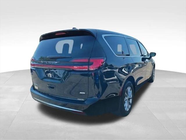 2027 Chrysler Pacifica Select AWD