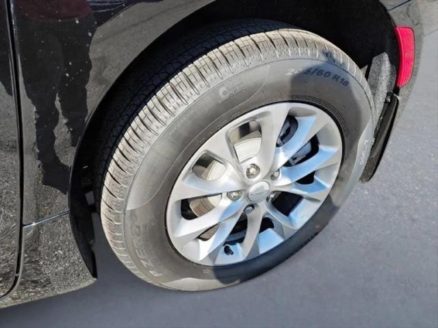 2027 Chrysler Pacifica Select AWD