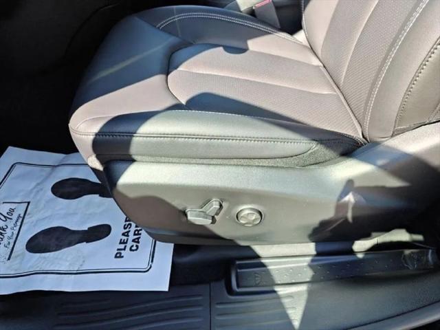 2027 Chrysler Pacifica Select AWD