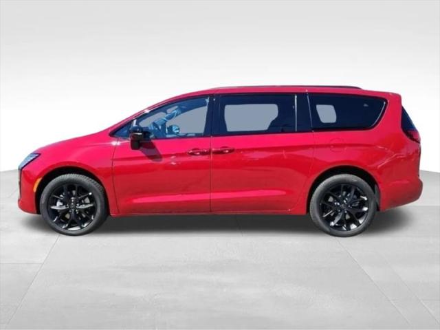 2027 Chrysler Pacifica Limited AWD