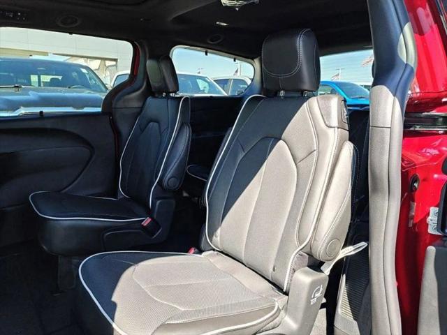 2027 Chrysler Pacifica Limited AWD