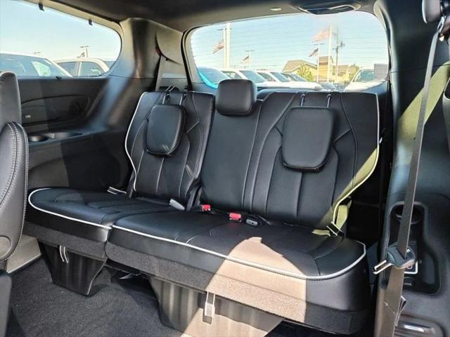 2027 Chrysler Pacifica Limited AWD