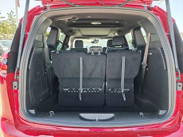 2027 Chrysler Pacifica Limited AWD