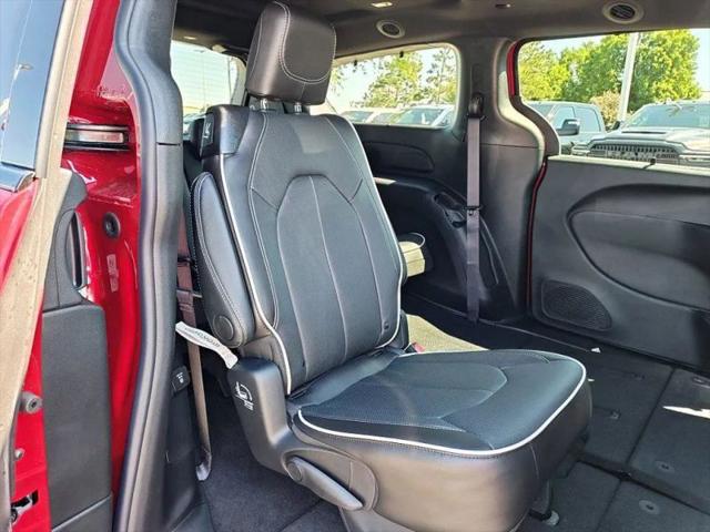 2027 Chrysler Pacifica Limited AWD
