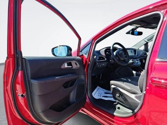 2027 Chrysler Pacifica Limited AWD