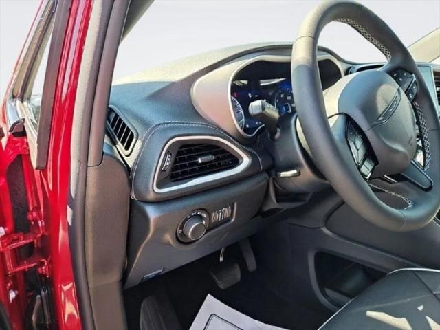 2027 Chrysler Pacifica Limited AWD
